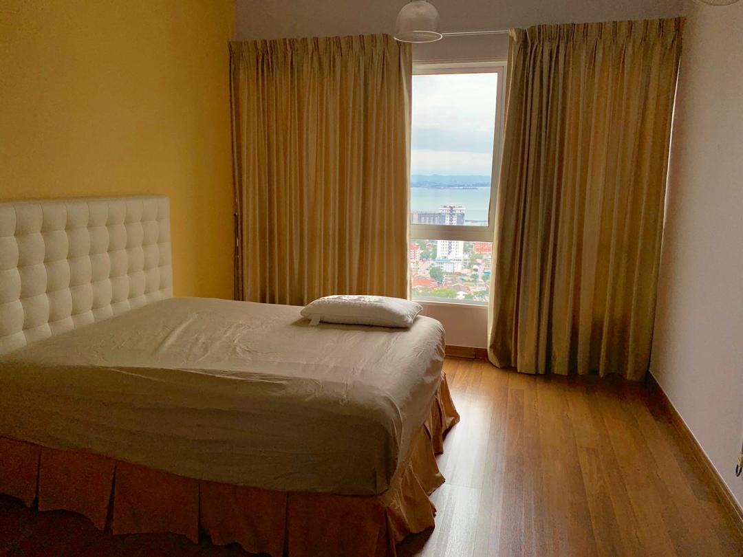 Penthouse - Fully Furnished - 5 Bed rooms - 3 Carparks